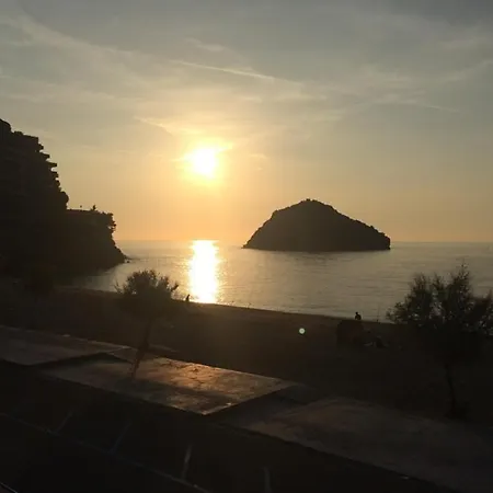 B&beach * Bergeggi